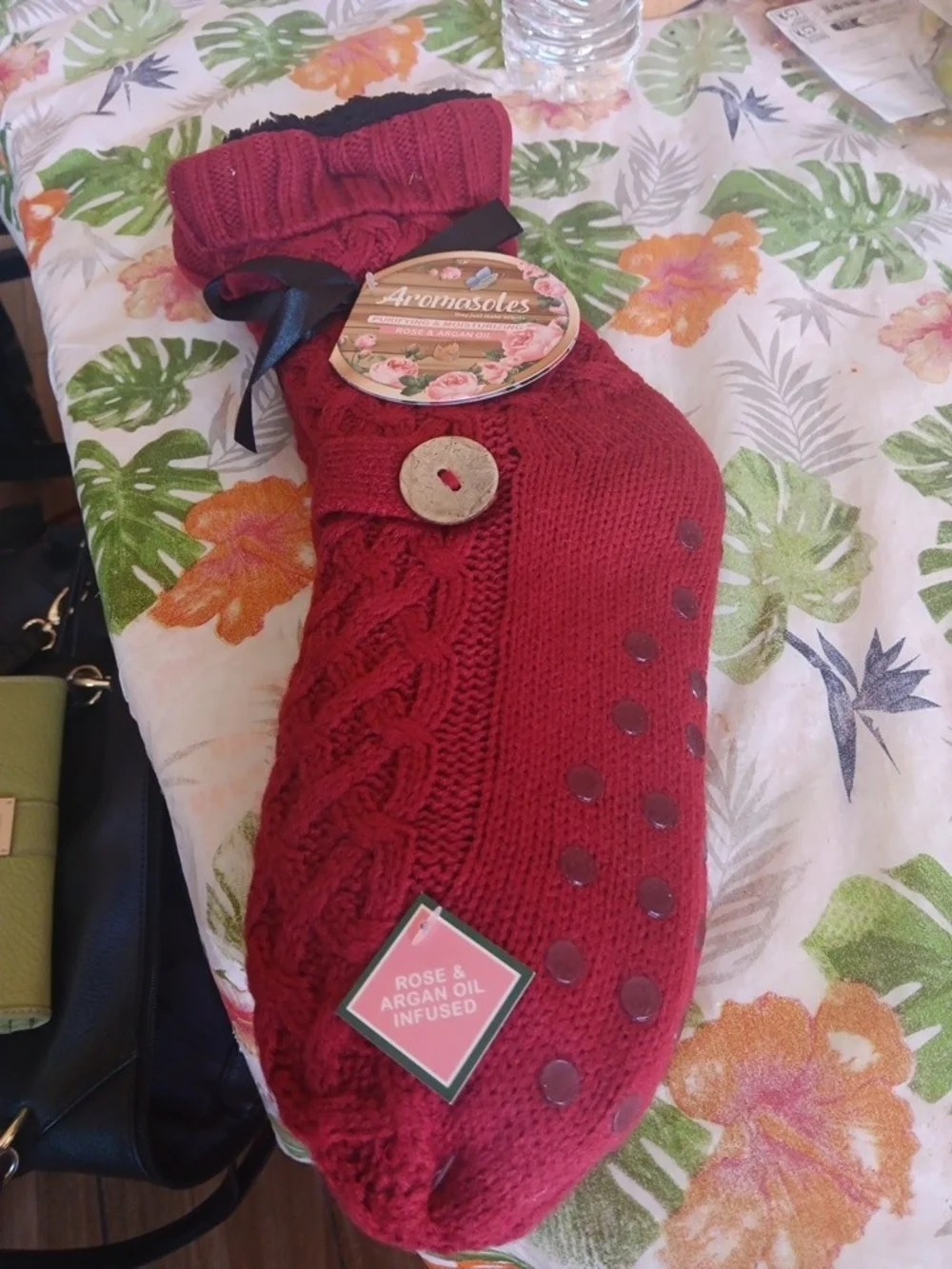 NWT Minxny Women’s Burgundy  Aromasoles Sweater Socks Sliper Socks ONE SIZE